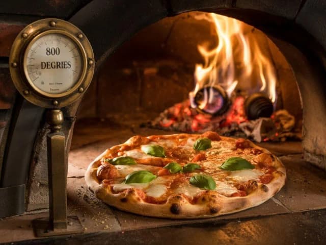 Jakie przyprawy do pizzy? Odkryj sekrety smaku idealnej pizzy Jakie przyprawy do pizzy? Odkryj sekrety smaku idealnej pizzy