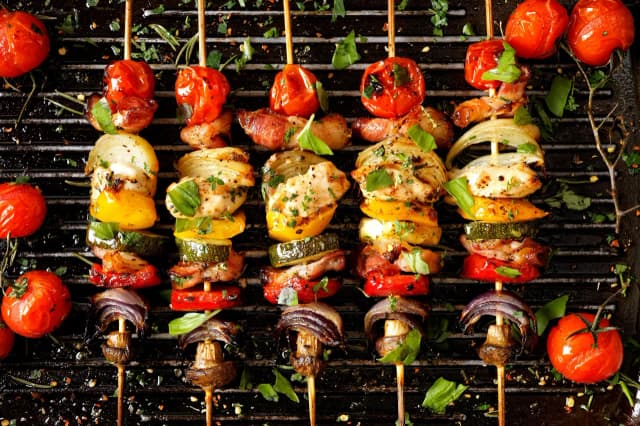 Grill majówka: najlepsze przepisy i porady na udane grillowanie Grill majówka: najlepsze przepisy i porady na udane grillowanie