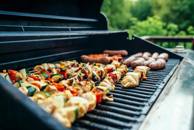 Grill Bar Posterunek w Krakowie – smaczne dania i wyjątkowe grillowanie Grill Bar Posterunek w Krakowie – smaczne dania i wyjątkowe grillowanie